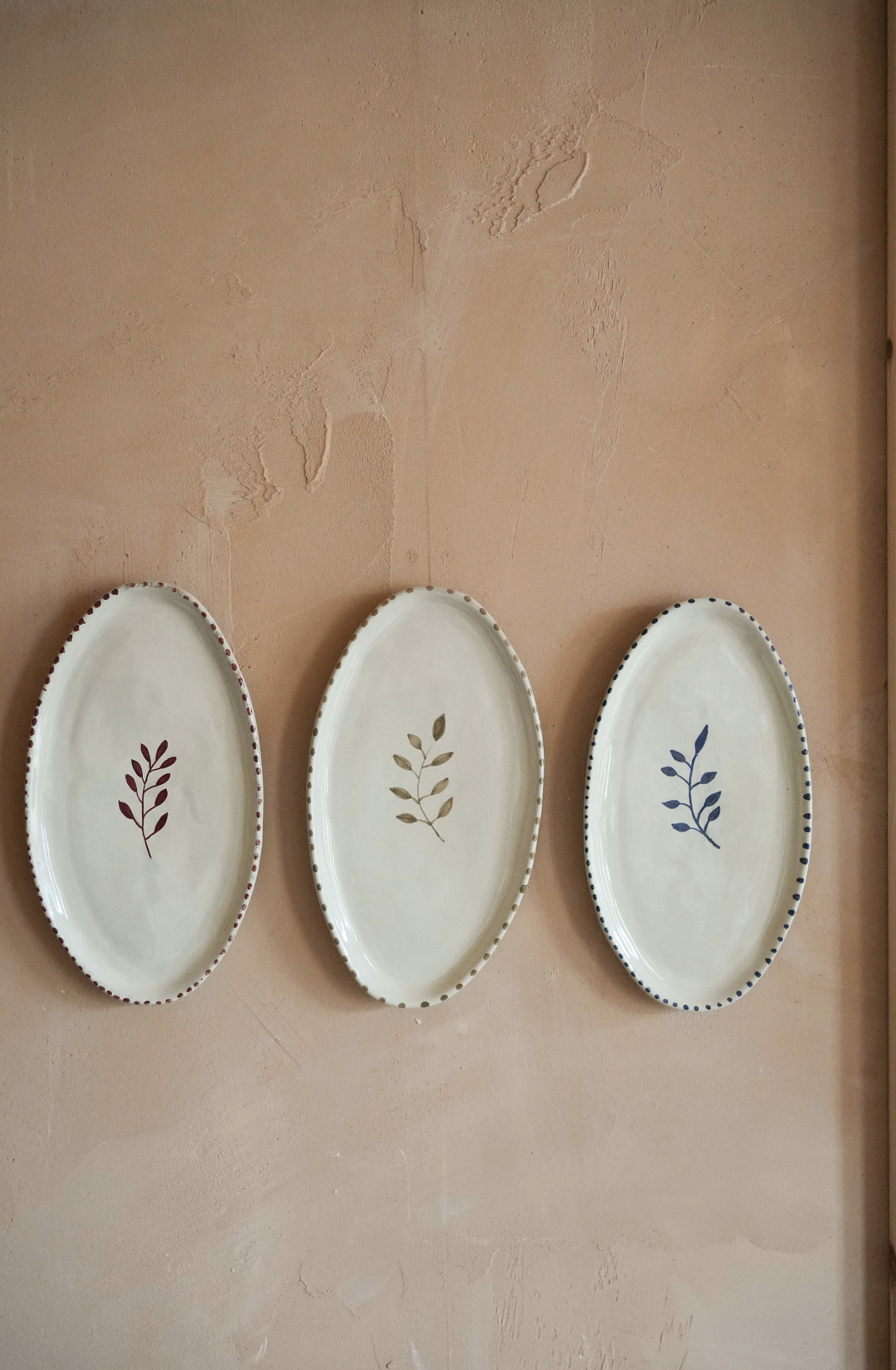 Hand Painted Botanic Oval Plate - Taupe